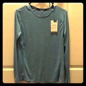 NWT. Nike running top.